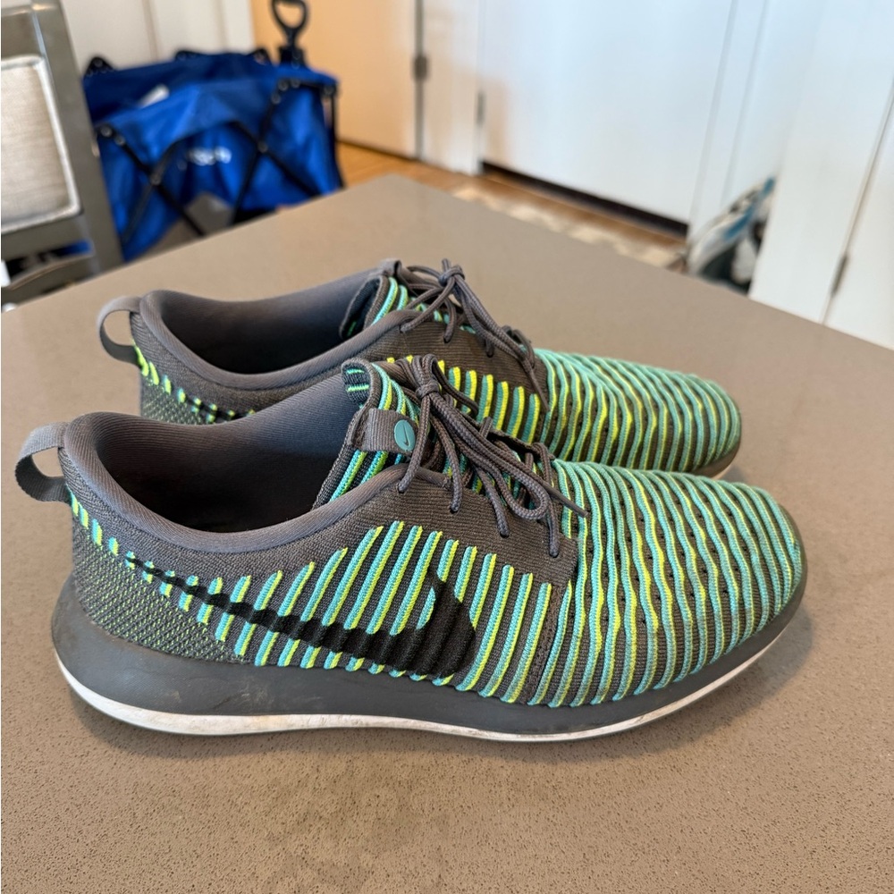 Nike Rosche Two Flyknit SE Men Size 11 Green/Blue